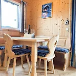 Holiday home 1a Rast - Wandern, Grillen, Traumblick, Indoor Sauna *