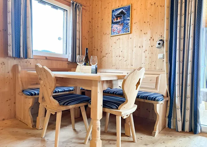 בית נופש 1a Rast - Wandern, Grillen, Traumblick, Indoor Sauna *